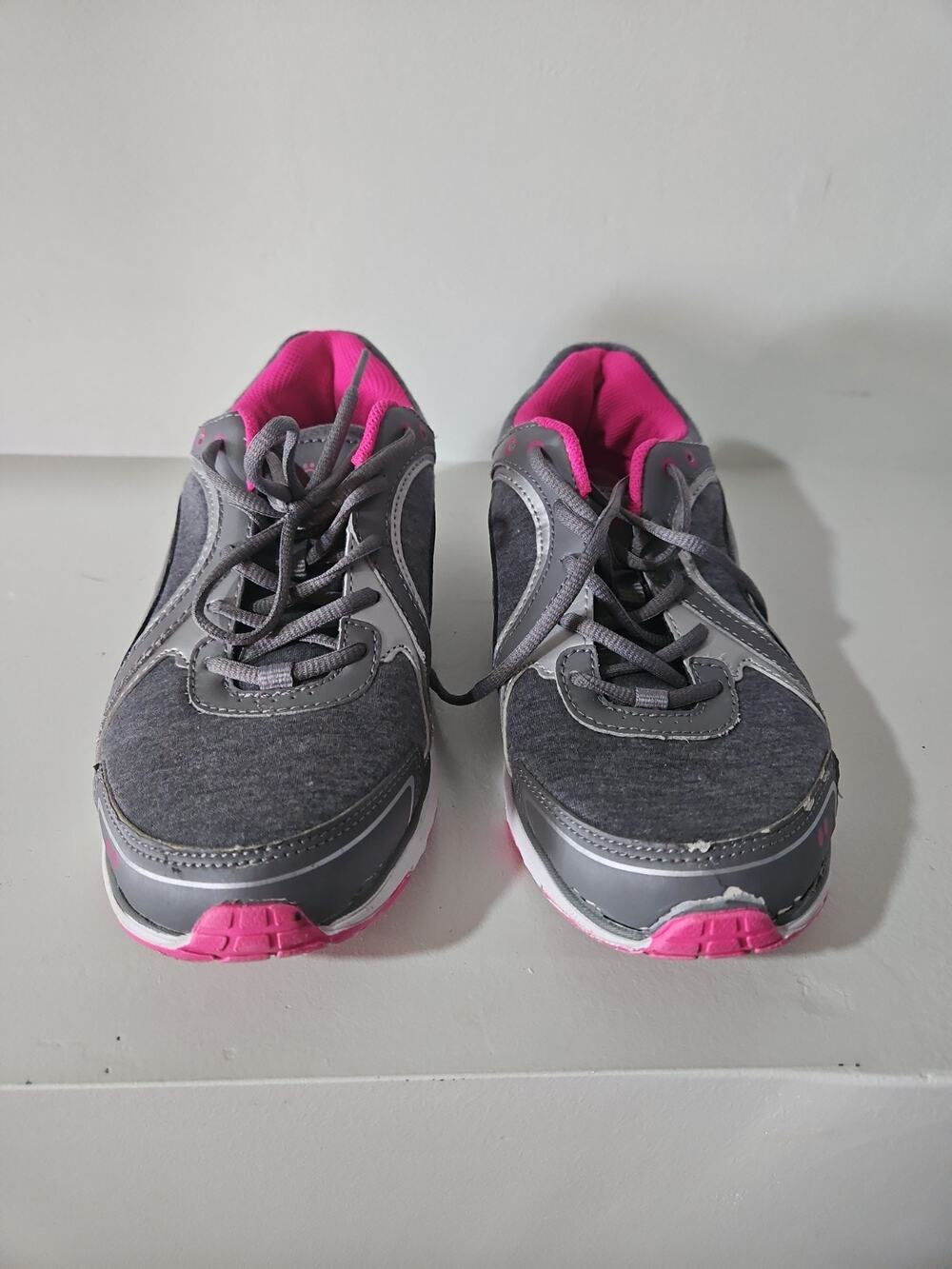 Ryka Lightweight Memory Foam Sneaker Pink and Grey Aries Size 8.5M